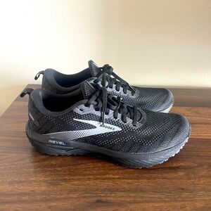 Brooks Revel sneakers